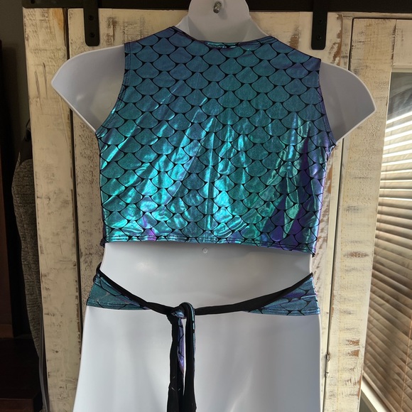 Mermaid top - Picture 2 of 4